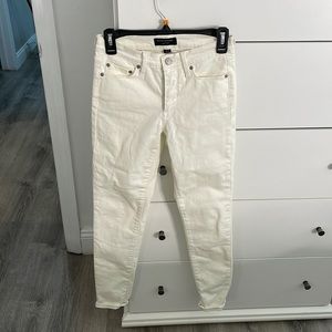 LIKE NEW BANANA REPUBLIC FACTORY SKINNY JEANS